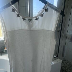 Ann Taylor White Floral Embroidered Tank Top